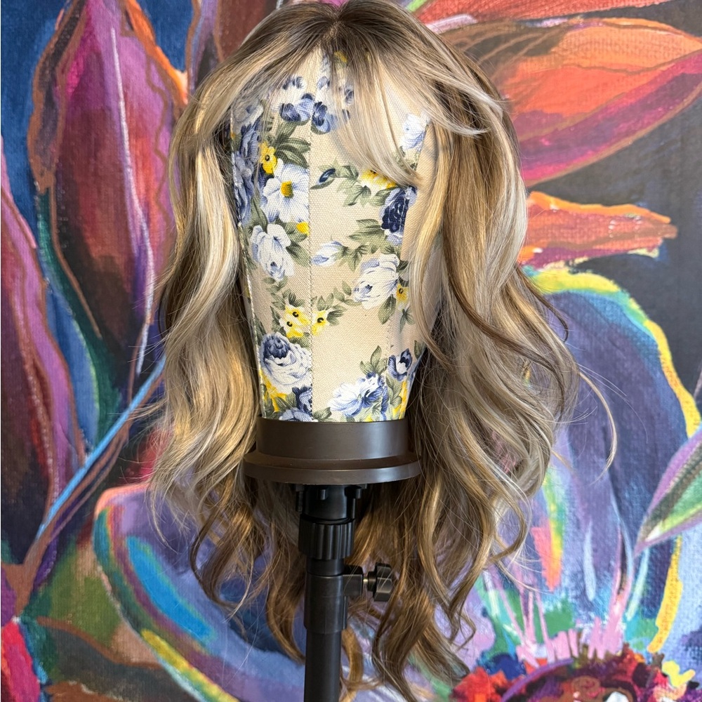 CSC Flutter (Giselle Coloring) Honey Blonde & Light Brunette Std Lace Front Wig